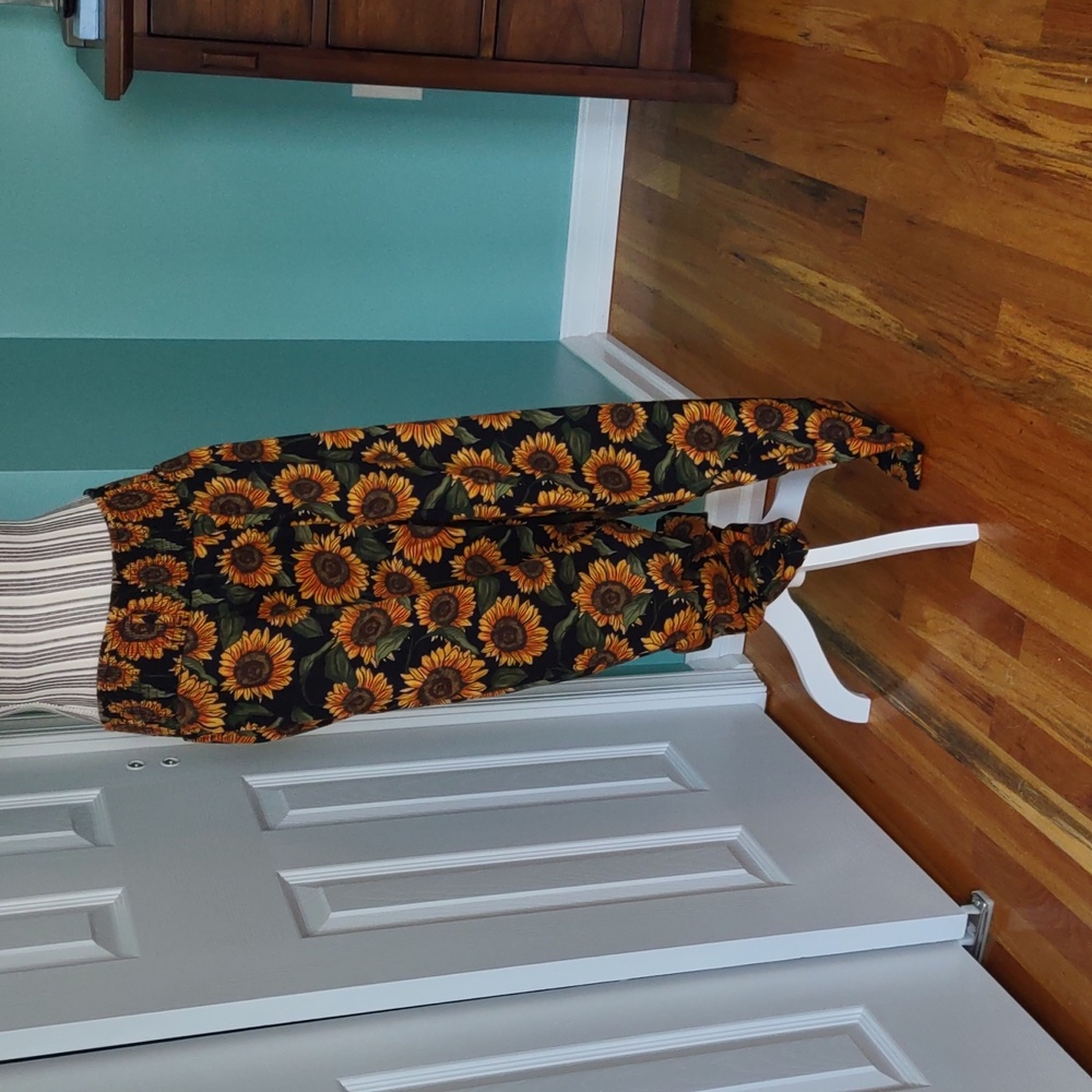 Lucy & Yak Alexa Sunflower Trousers In Size medium